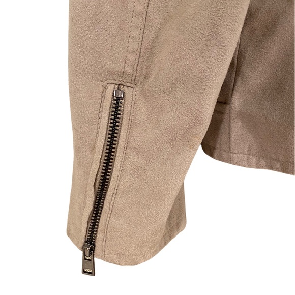 BERSHKA Suede Cream Jacket. Size M. - Picture 4 of 6